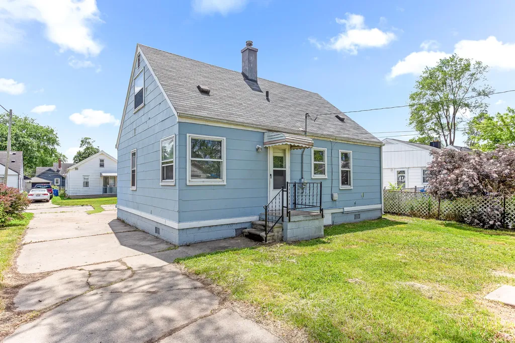 8041 Packard Avenue Warren City MI 48089
