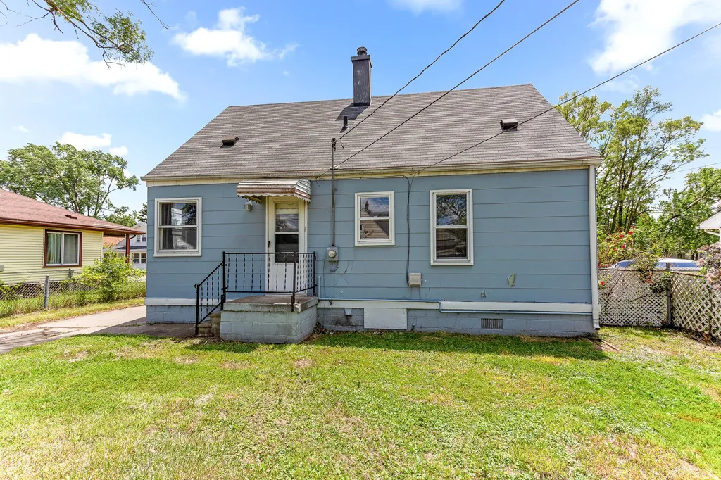 8041 Packard Avenue Warren City MI 48089