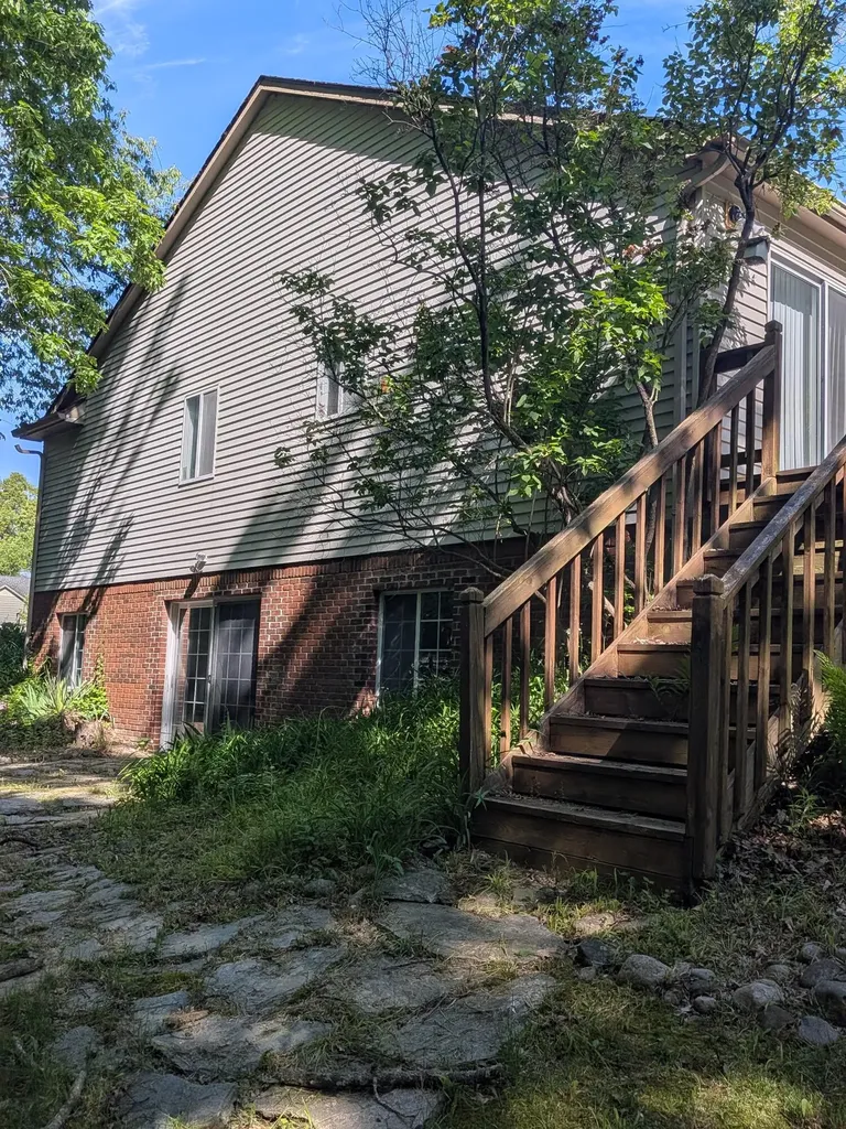 619 Hill Crest Court Milford Village MI 48381