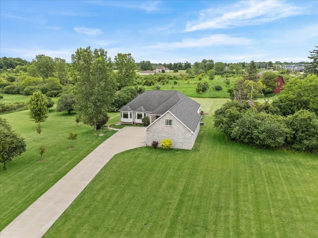 2007 Paddock Way Superior Charter Township MI 48198