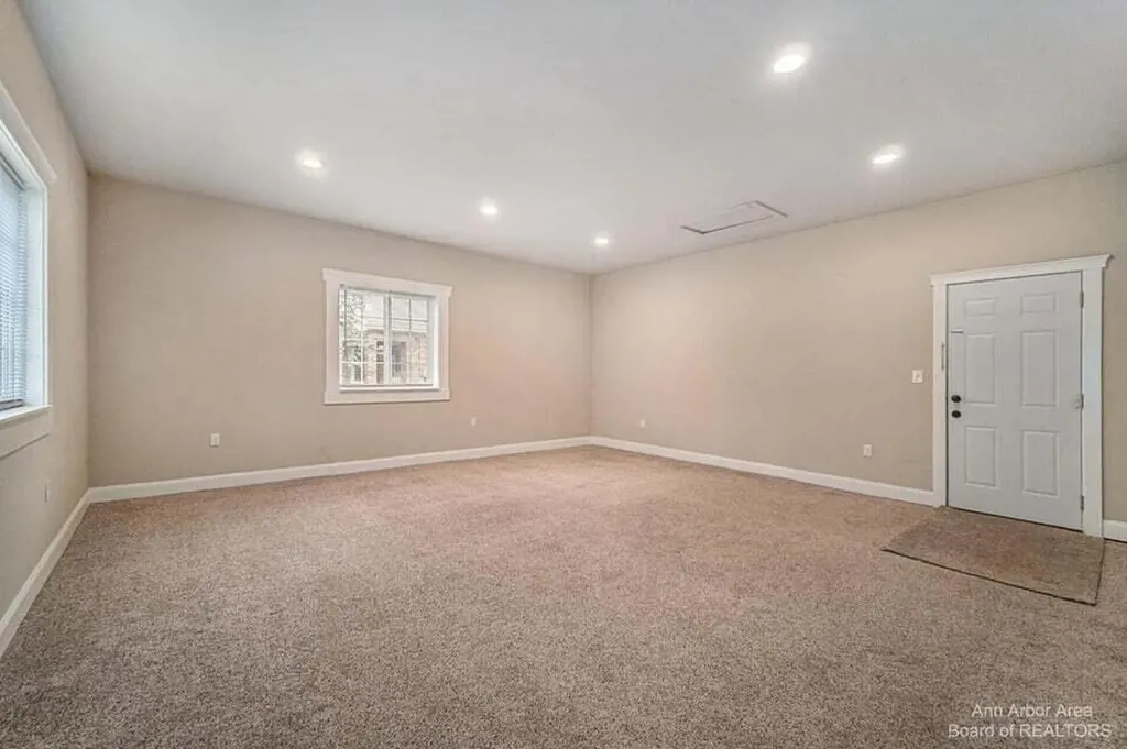 1 Maple Village Court Ann Arbor City MI 48103