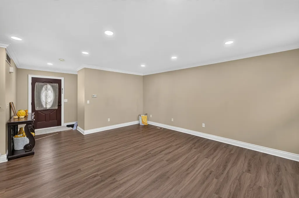 8049 Beechwood Boulevard Lima Township MI 48130