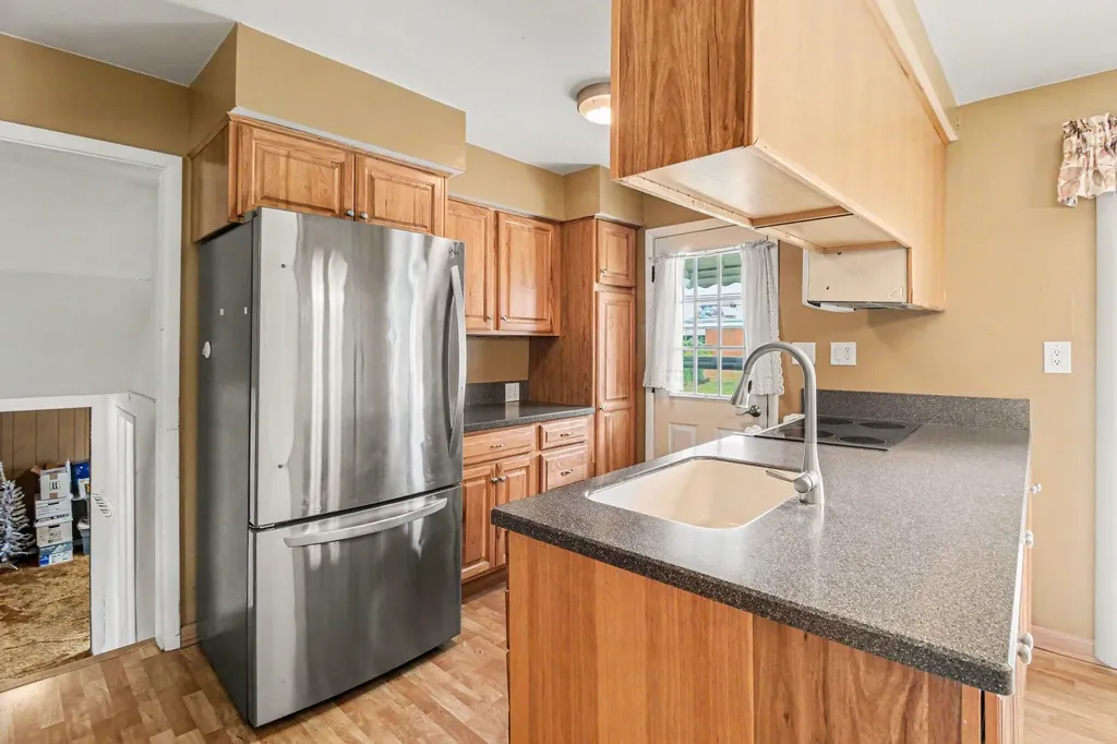 4717 Buckingham Drive Warren City MI 48092