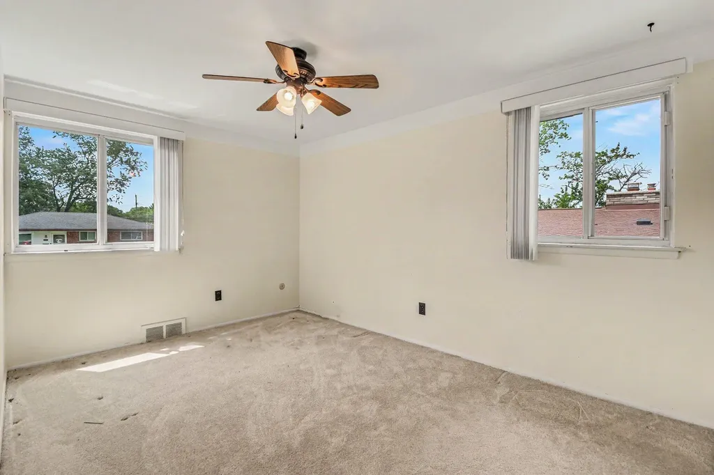 4717 Buckingham Drive Warren City MI 48092