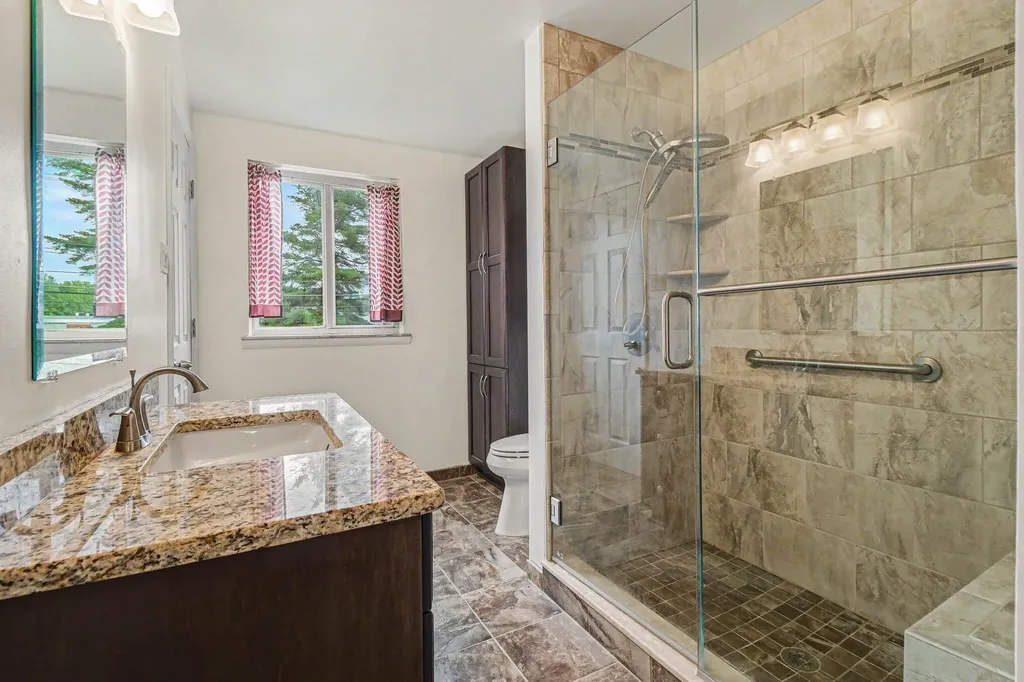 4717 Buckingham Drive Warren City MI 48092