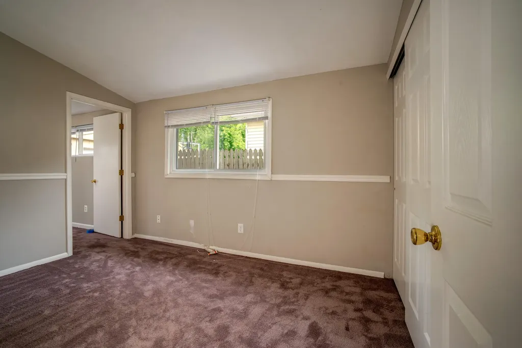 23723 Reynolds Avenue Hazel Park City MI 48030