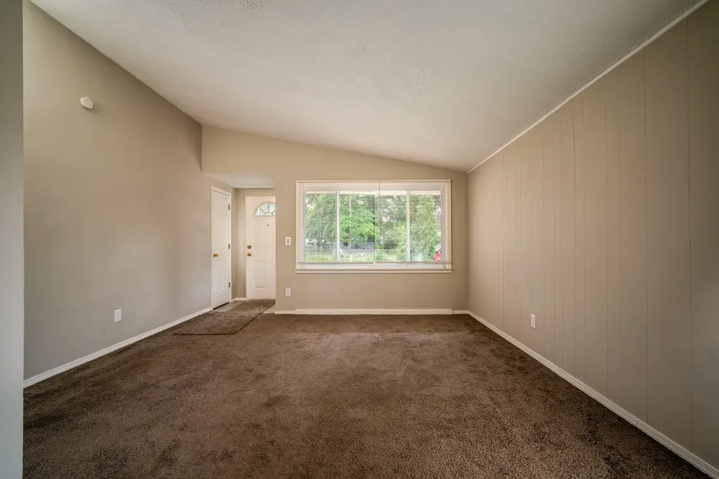 23723 Reynolds Avenue Hazel Park City MI 48030