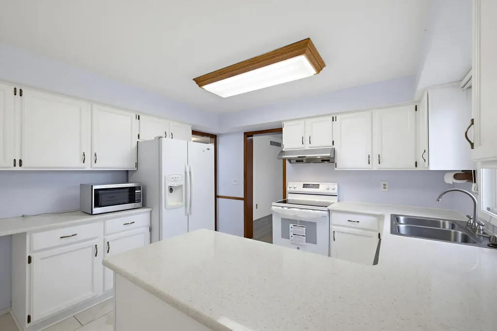 24762 White Plains Drive Novi City MI 48374