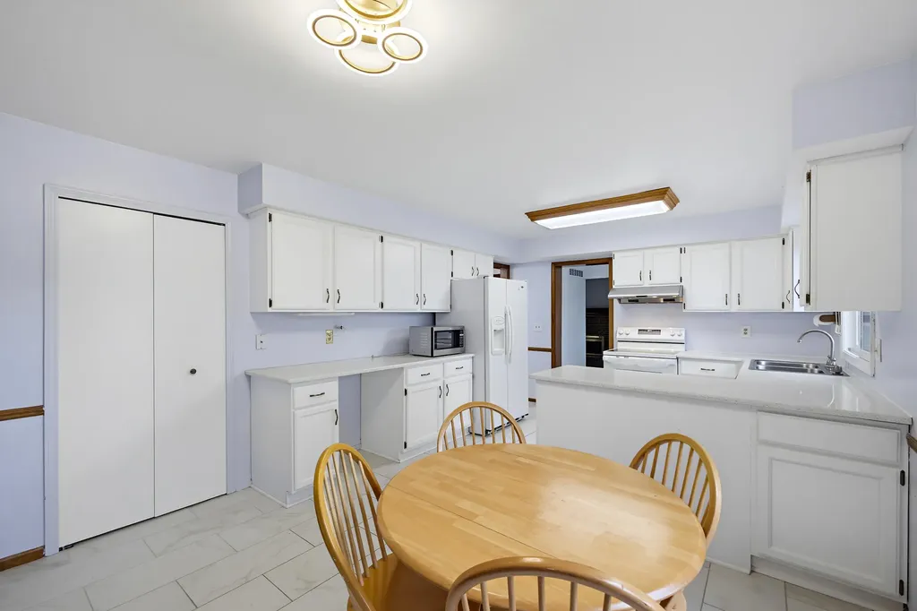24762 White Plains Drive Novi City MI 48374