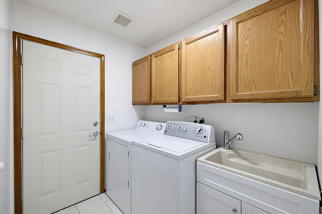 24762 White Plains Drive Novi City MI 48374