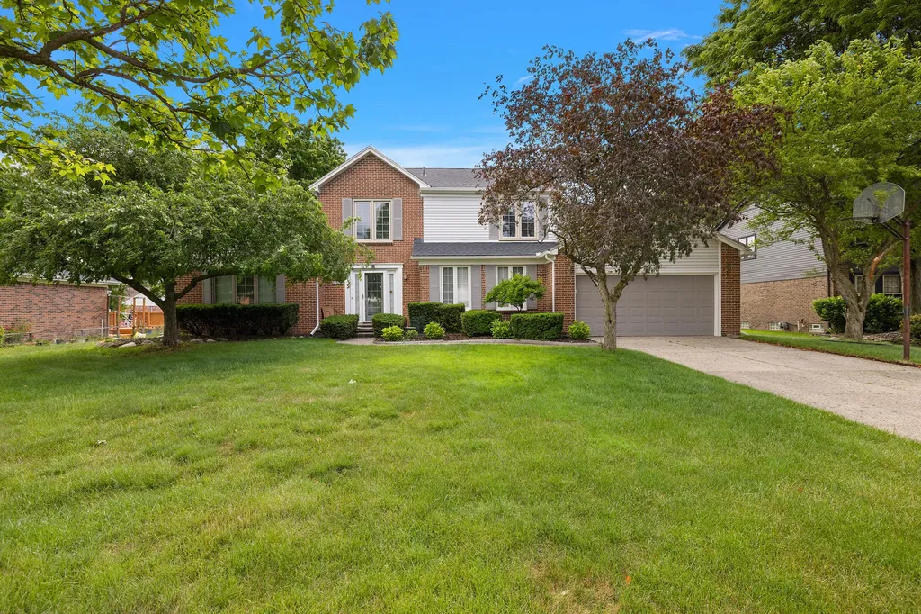 24762 White Plains Drive Novi City MI 48374