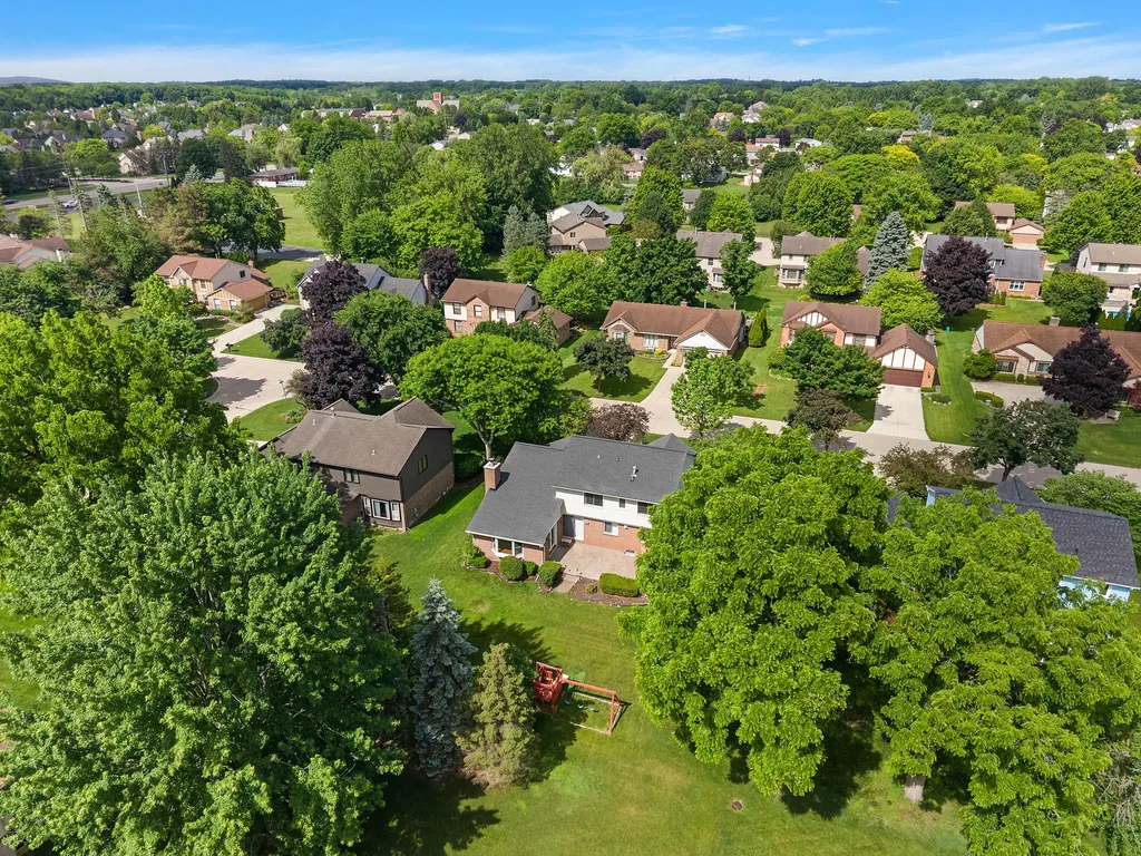 24762 White Plains Drive Novi City MI 48374