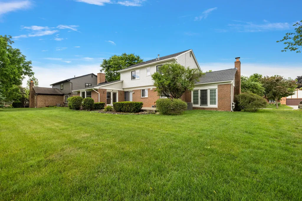 24762 White Plains Drive Novi City MI 48374