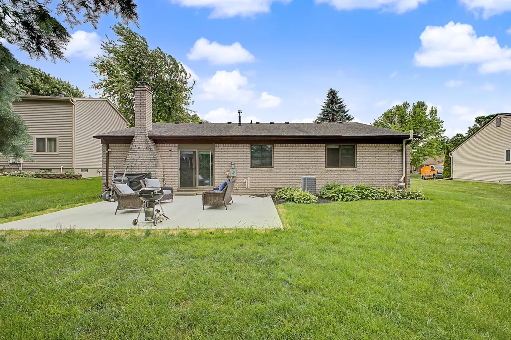 22440 Mill Road Novi City MI 48375