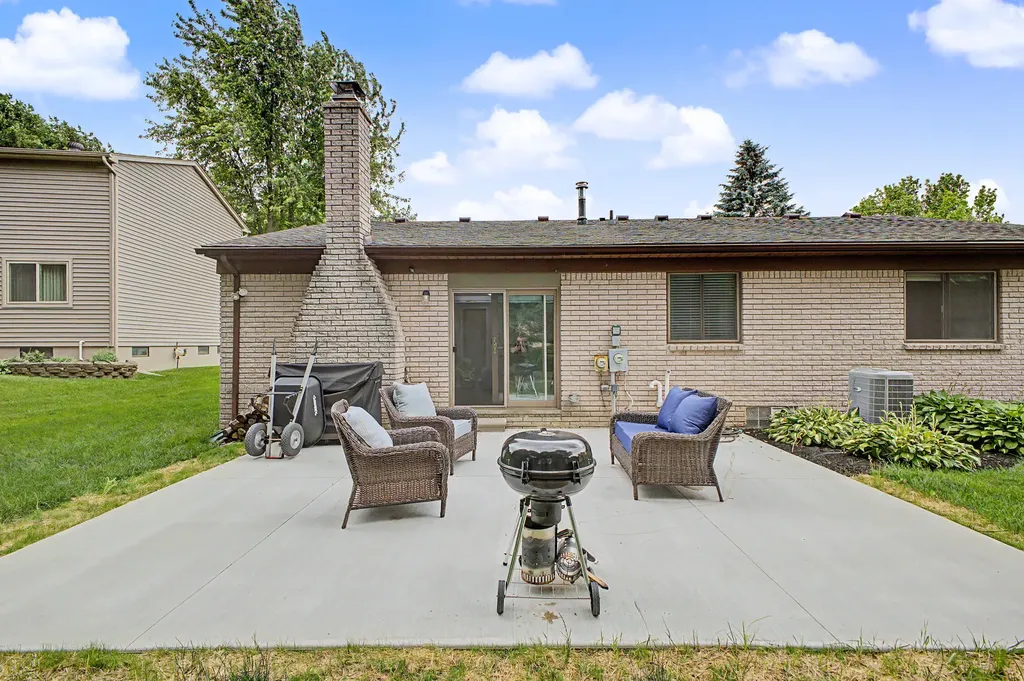 22440 Mill Road Novi City MI 48375