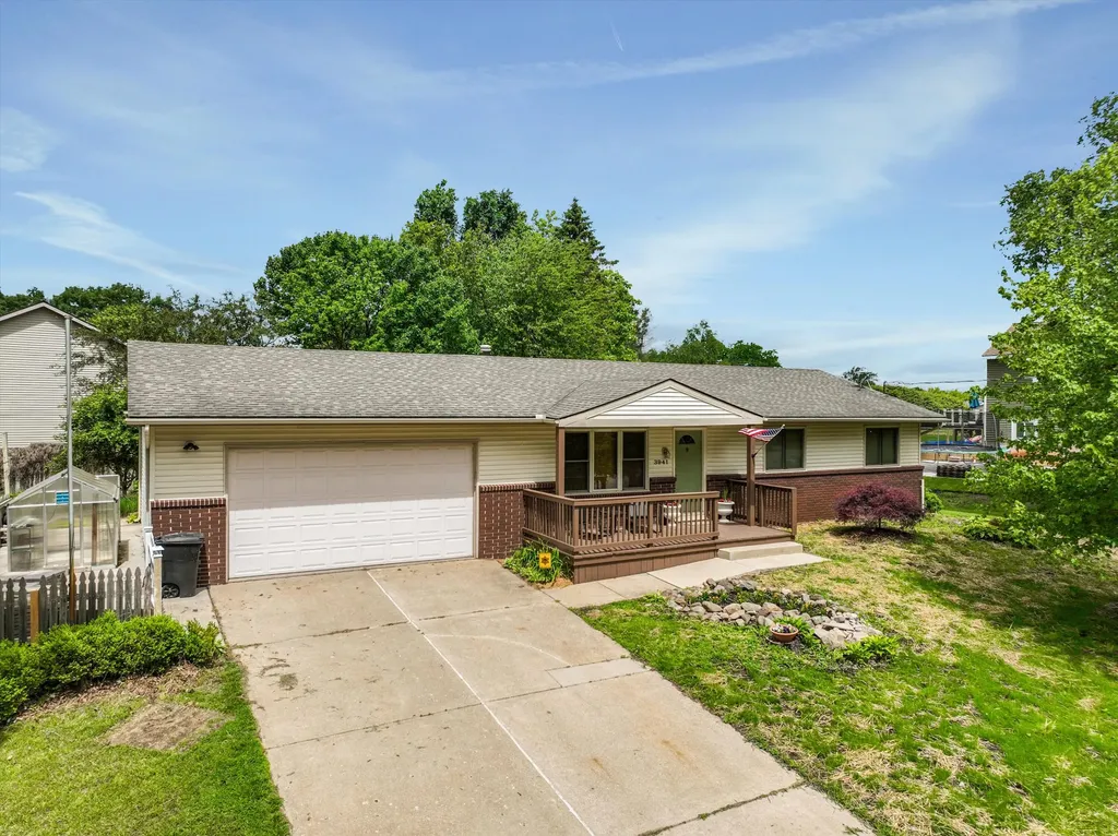 3941 Loch Drive Highland Charter Township MI 48357