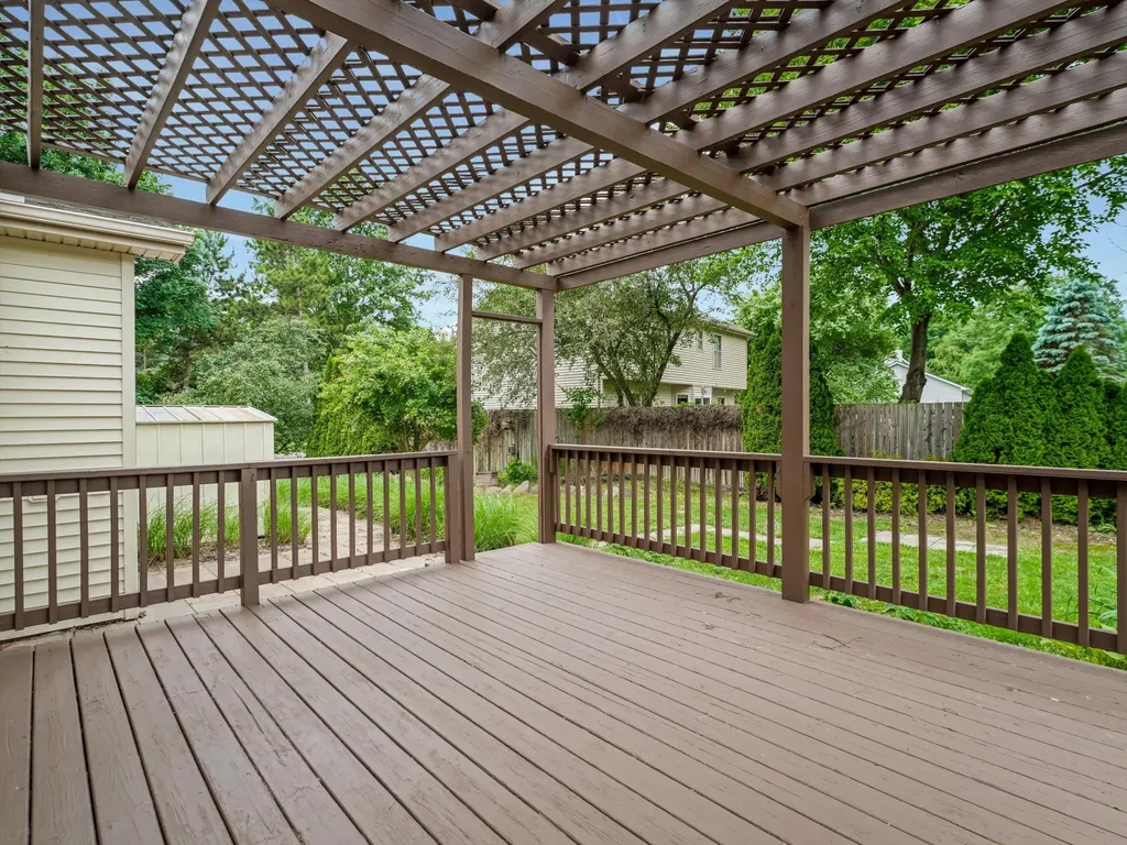 3941 Loch Drive Highland Charter Township MI 48357
