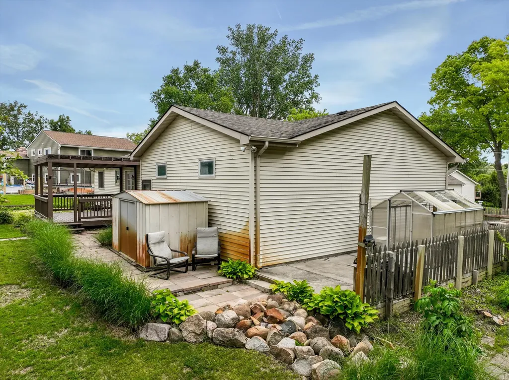 3941 Loch Drive Highland Charter Township MI 48357