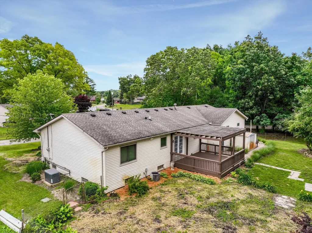 3941 Loch Drive Highland Charter Township MI 48357