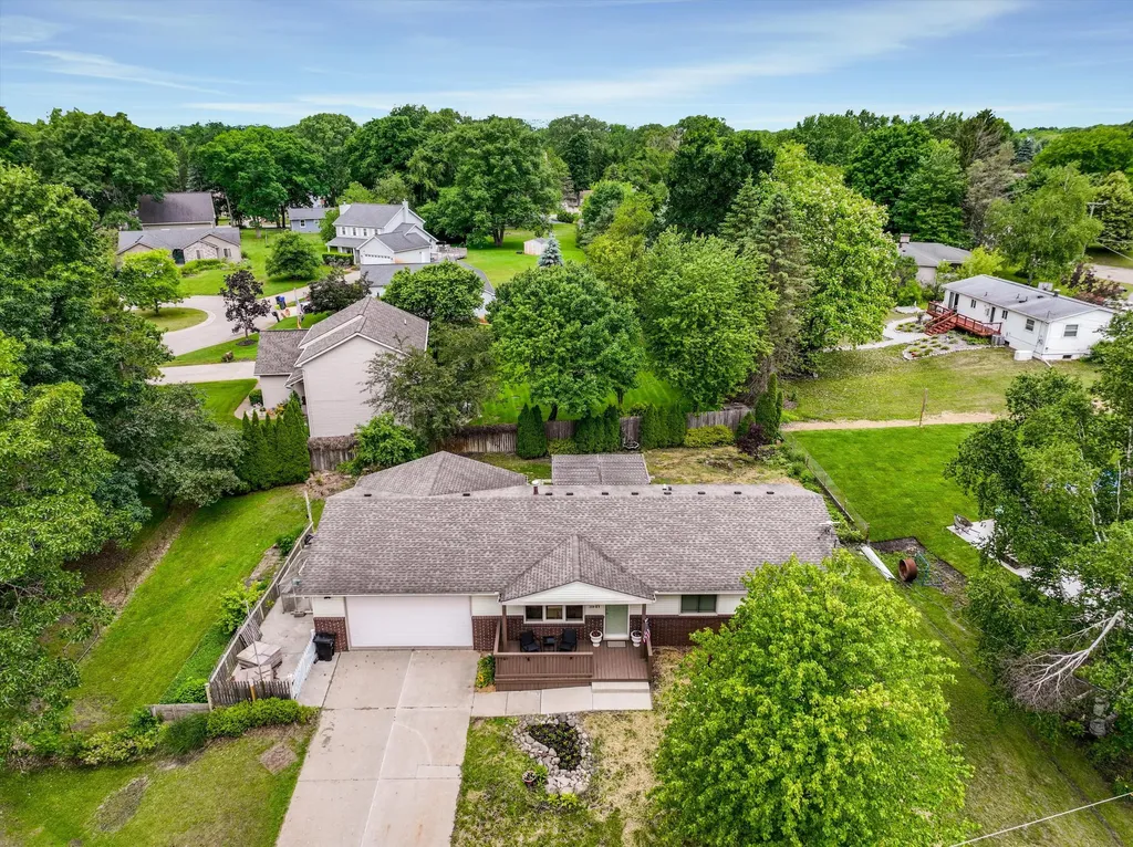 3941 Loch Drive Highland Charter Township MI 48357