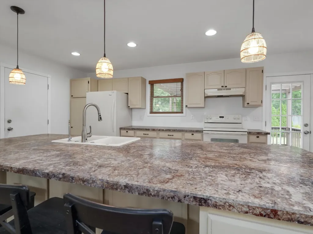 3941 Loch Drive Highland Charter Township MI 48357