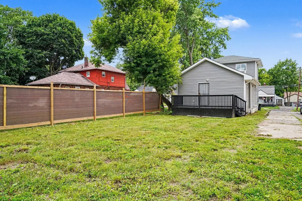 79 N Sanford Street Pontiac City MI 48342