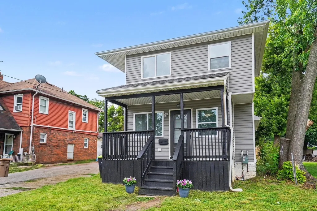 79 N Sanford Street Pontiac City MI 48342
