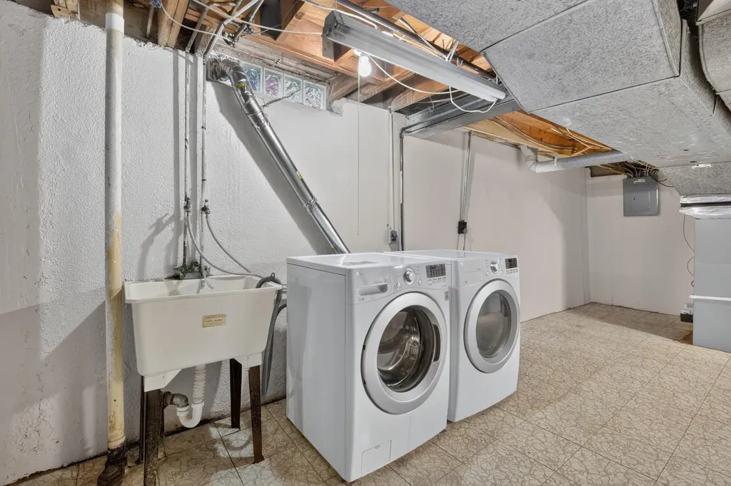 212 Charterhouse Drive Canton Charter Township MI 48188