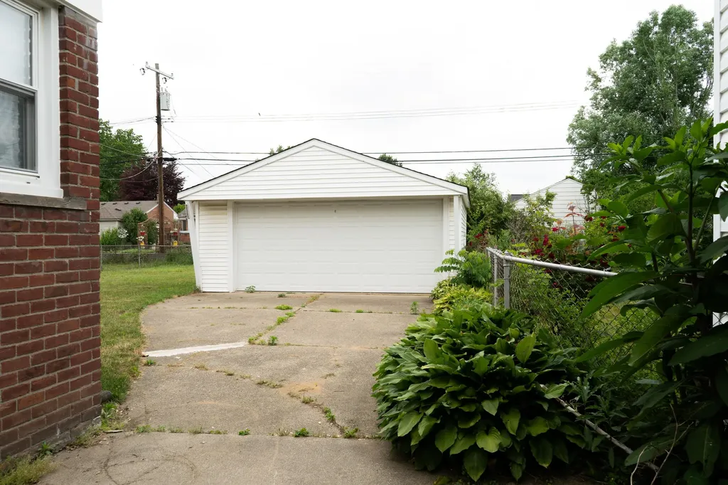 28700 Kathryn Street Garden City City MI 48135