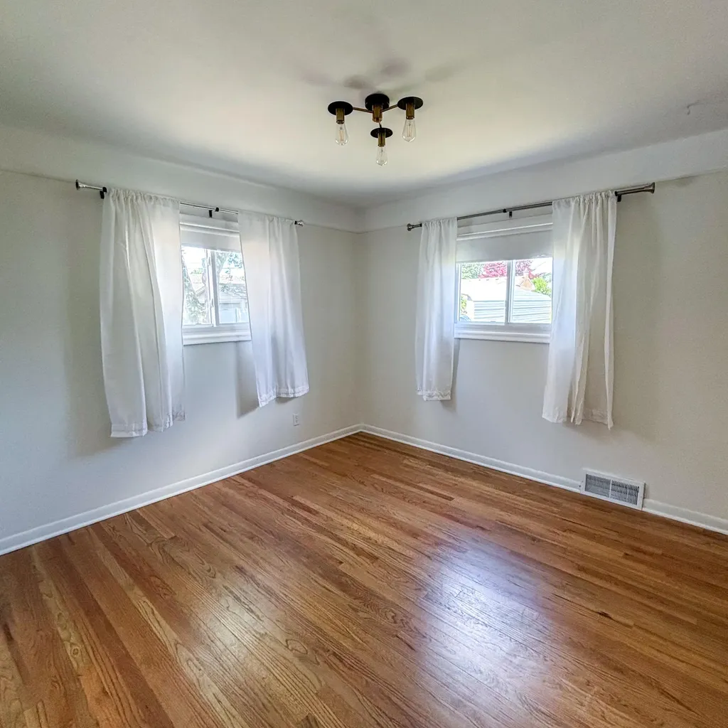 28700 Kathryn Street Garden City City MI 48135