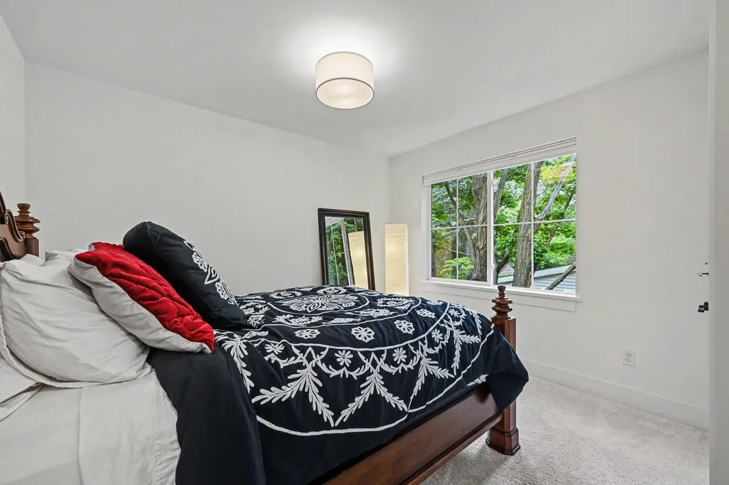 586 Kuehnle Avenue Ann Arbor City MI 48103