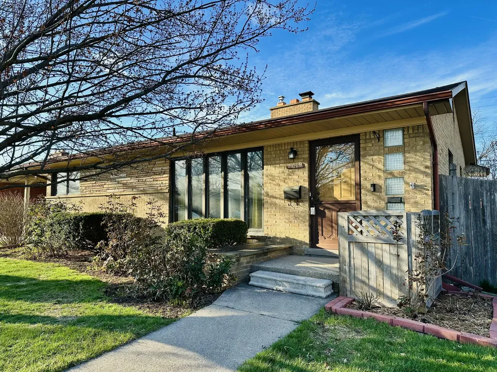 23213 Greencrest Street St. Clair Shores City MI 48080