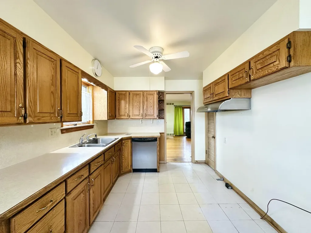 23213 Greencrest Street St. Clair Shores City MI 48080