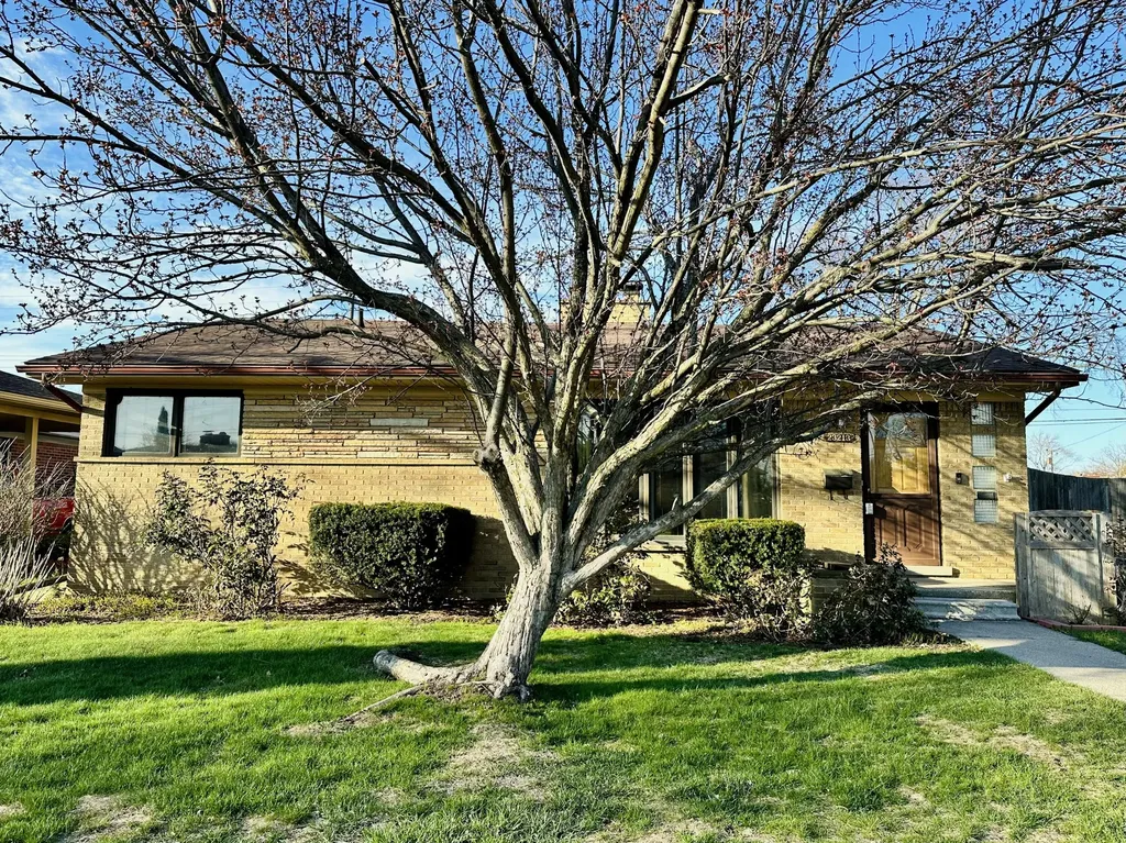 23213 Greencrest Street St. Clair Shores City MI 48080