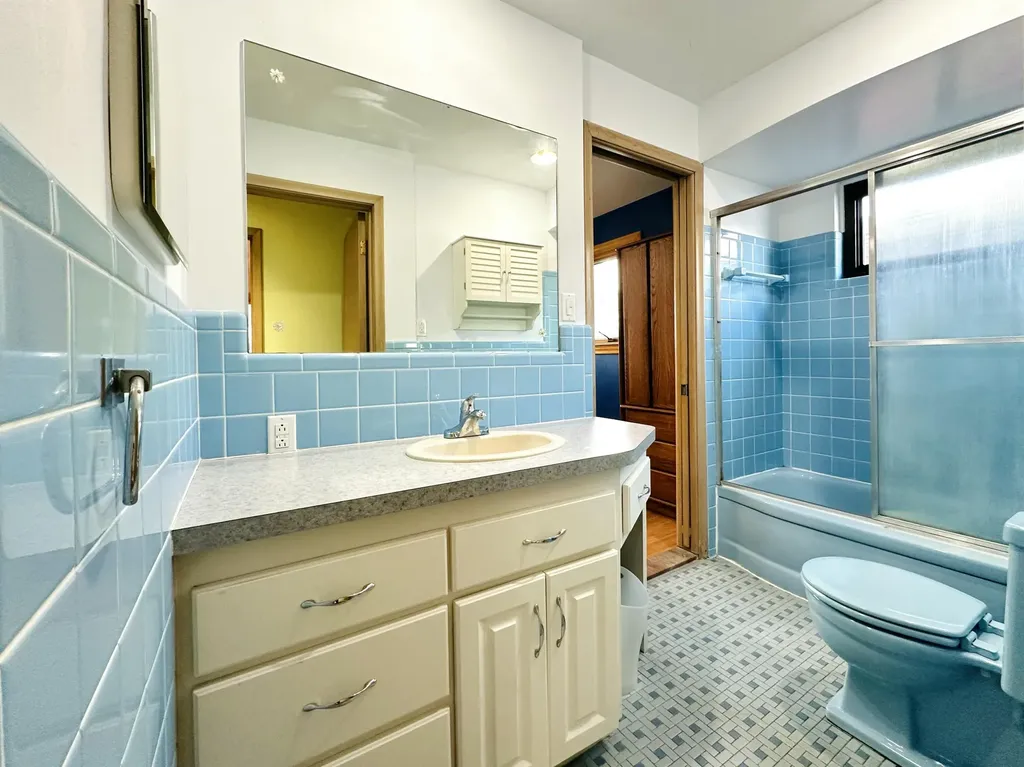 23213 Greencrest Street St. Clair Shores City MI 48080