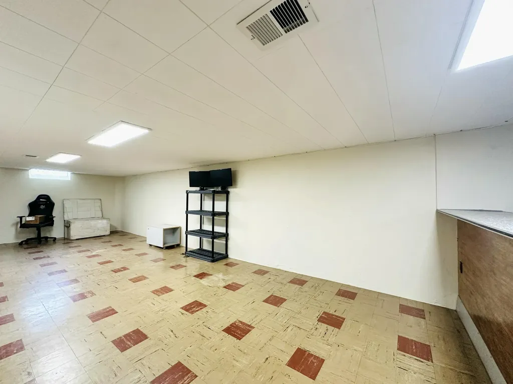23213 Greencrest Street St. Clair Shores City MI 48080