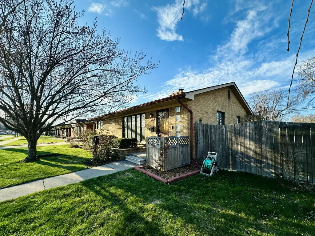 23213 Greencrest Street St. Clair Shores City MI 48080