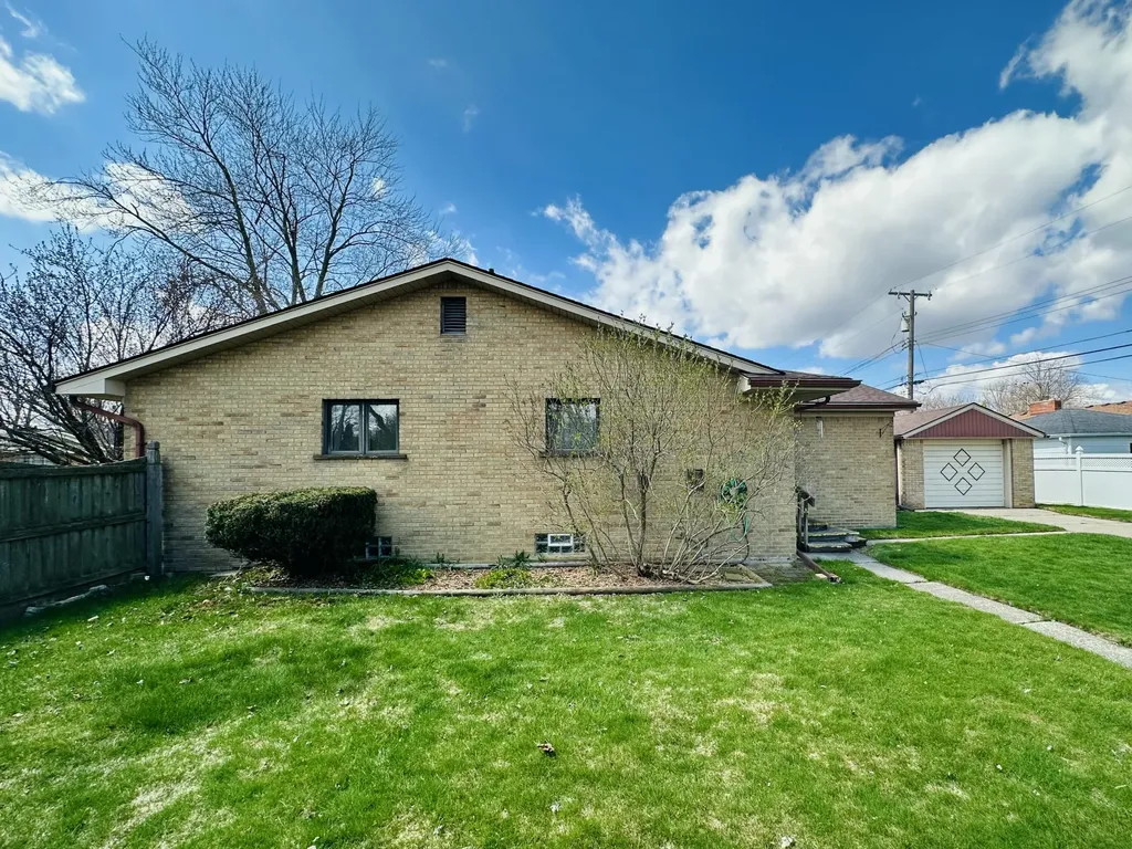 23213 Greencrest Street St. Clair Shores City MI 48080
