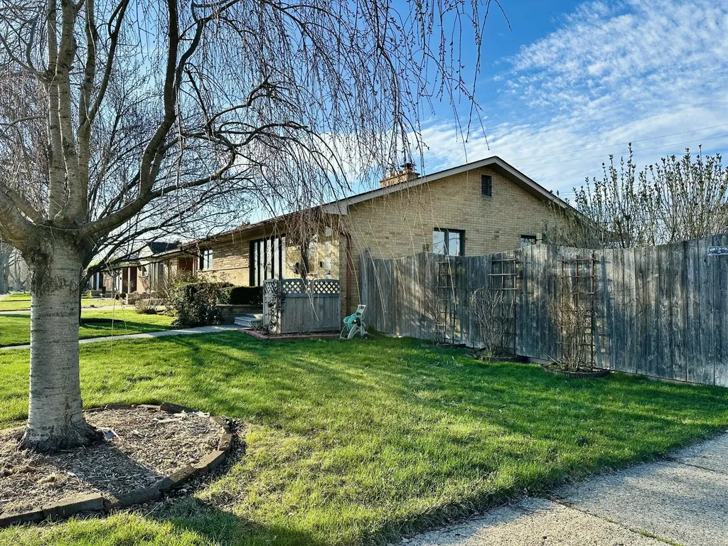 23213 Greencrest Street St. Clair Shores City MI 48080