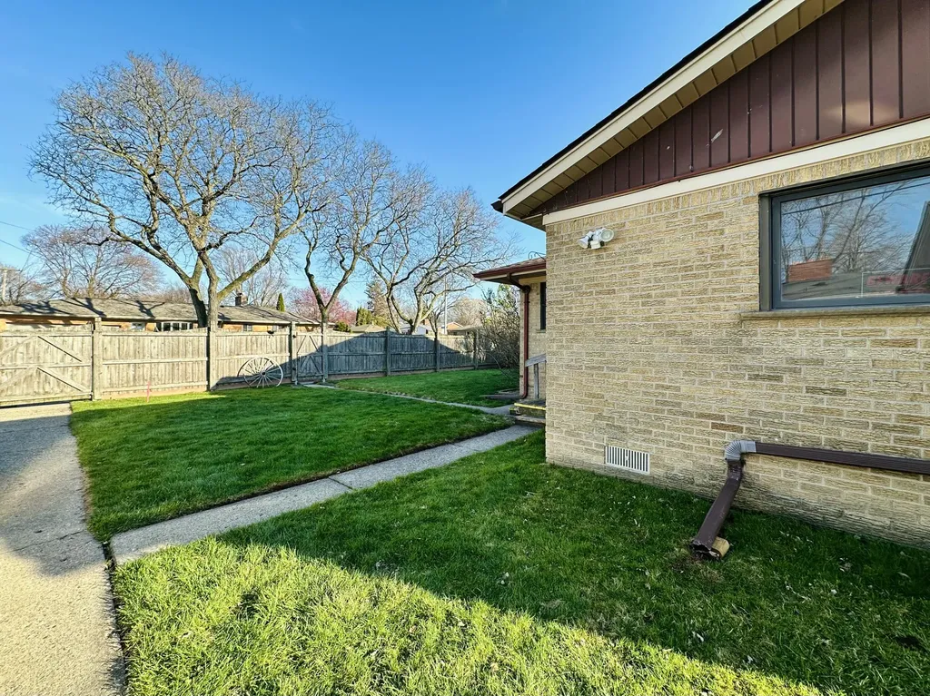 23213 Greencrest Street St. Clair Shores City MI 48080