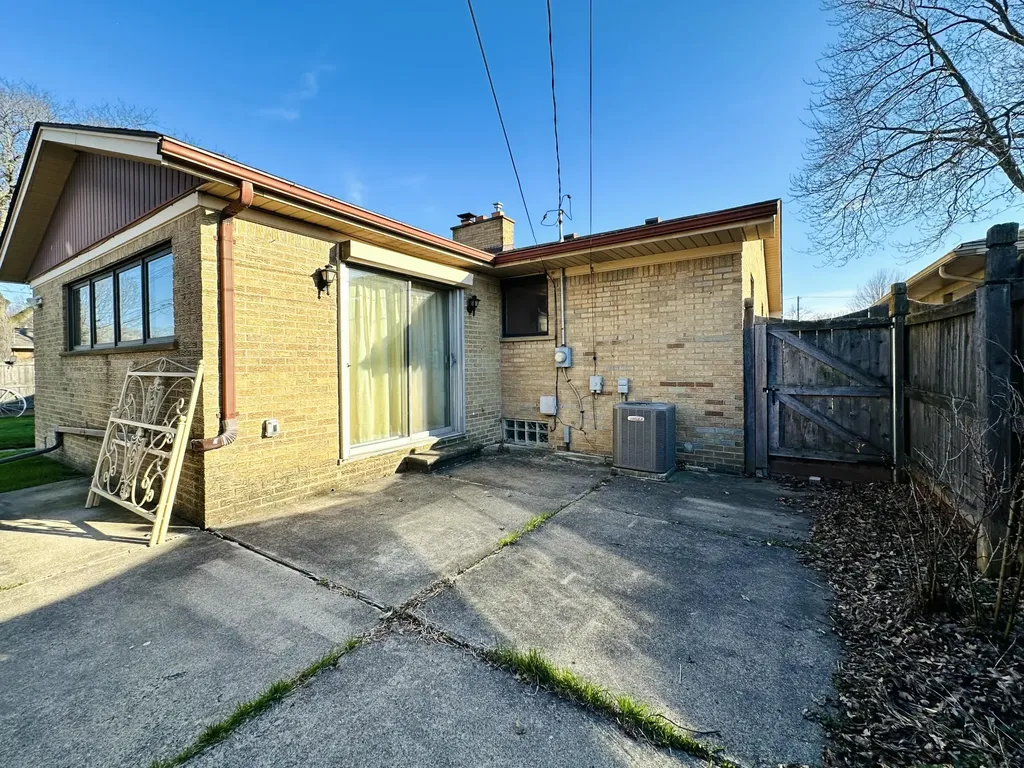 23213 Greencrest Street St. Clair Shores City MI 48080