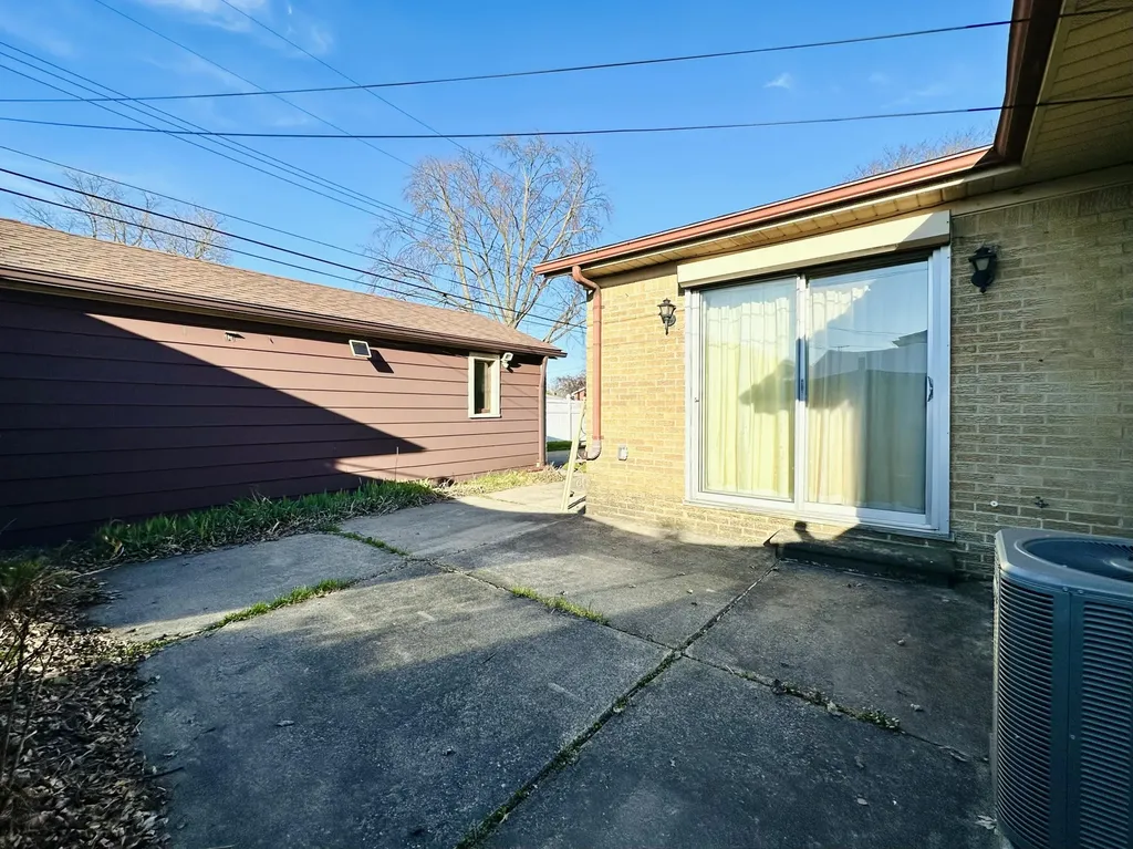 23213 Greencrest Street St. Clair Shores City MI 48080
