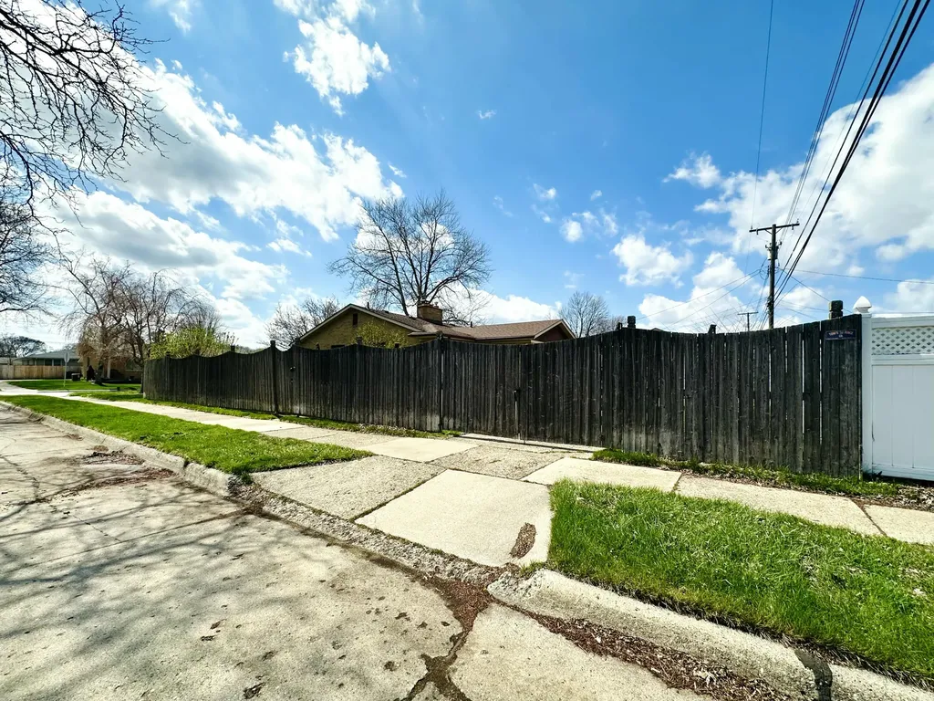 23213 Greencrest Street St. Clair Shores City MI 48080