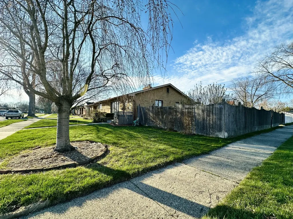 23213 Greencrest Street St. Clair Shores City MI 48080