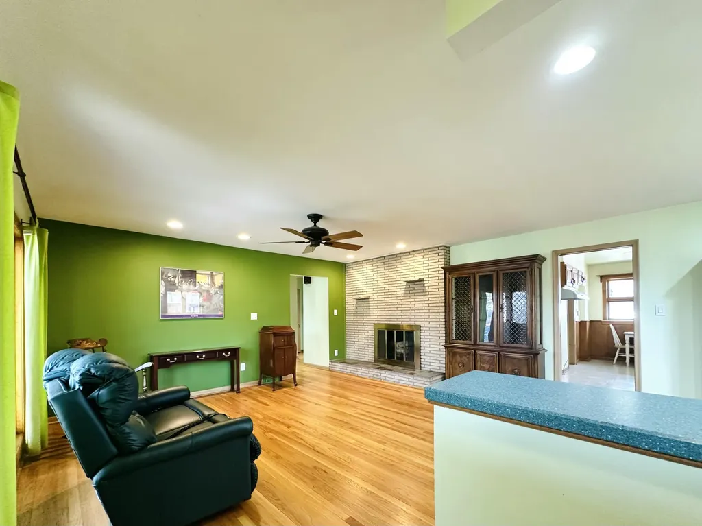23213 Greencrest Street St. Clair Shores City MI 48080