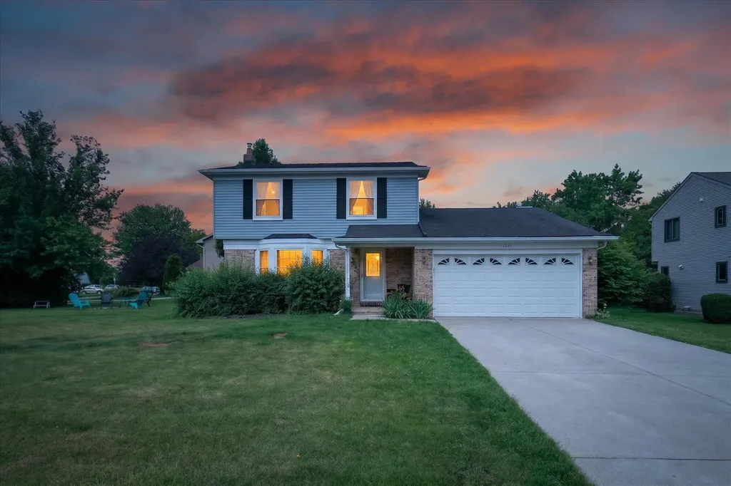 1221 Harwood Circle Pittsfield Charter Township MI 48176