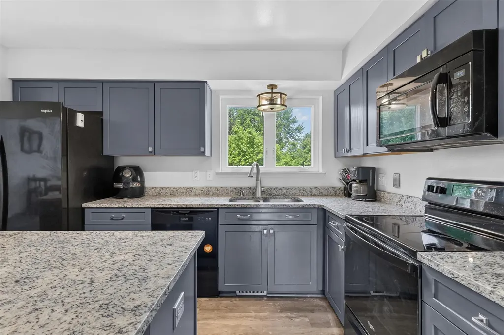 1221 Harwood Circle Pittsfield Charter Township MI 48176
