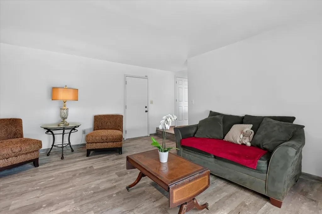 1221 Harwood Circle Pittsfield Charter Township MI 48176