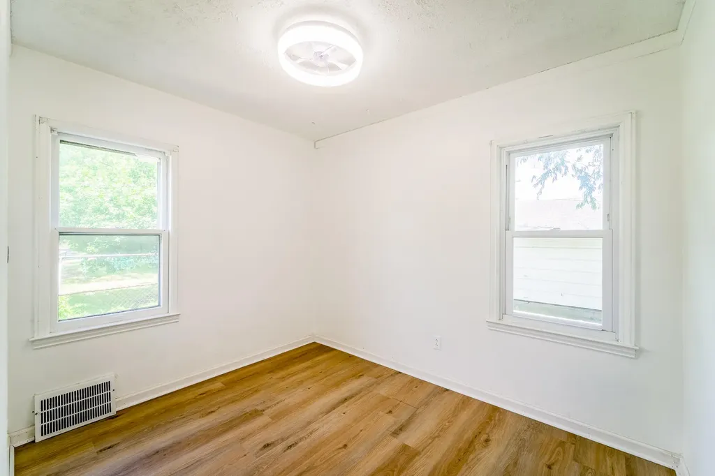 6027 Kim Avenue Allen Park City MI 48101