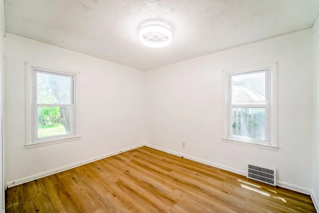 6027 Kim Avenue Allen Park City MI 48101